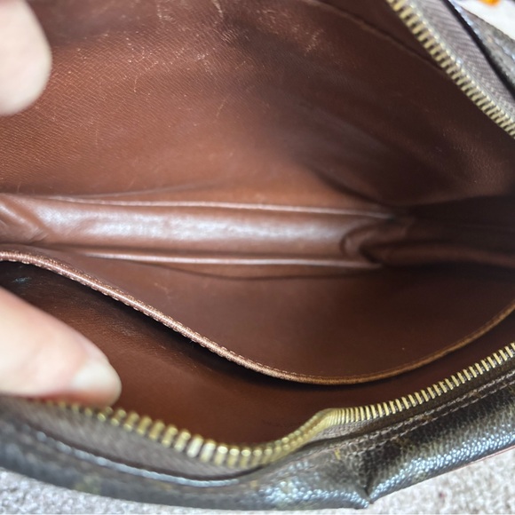 Auth LOUIS VUITTON Monogram Compiegne 23 Clutch Bag - Picture 7 of 15